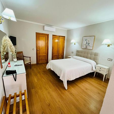 Hotel Salvador Байлен Экстерьер фото