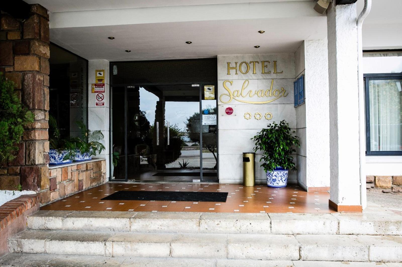 Hotel Salvador Байлен Экстерьер фото