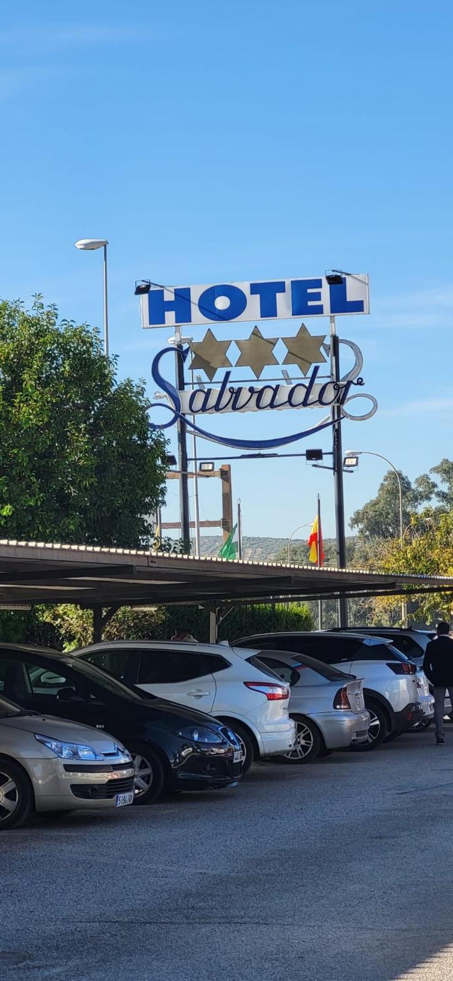 Hotel Salvador Байлен Экстерьер фото