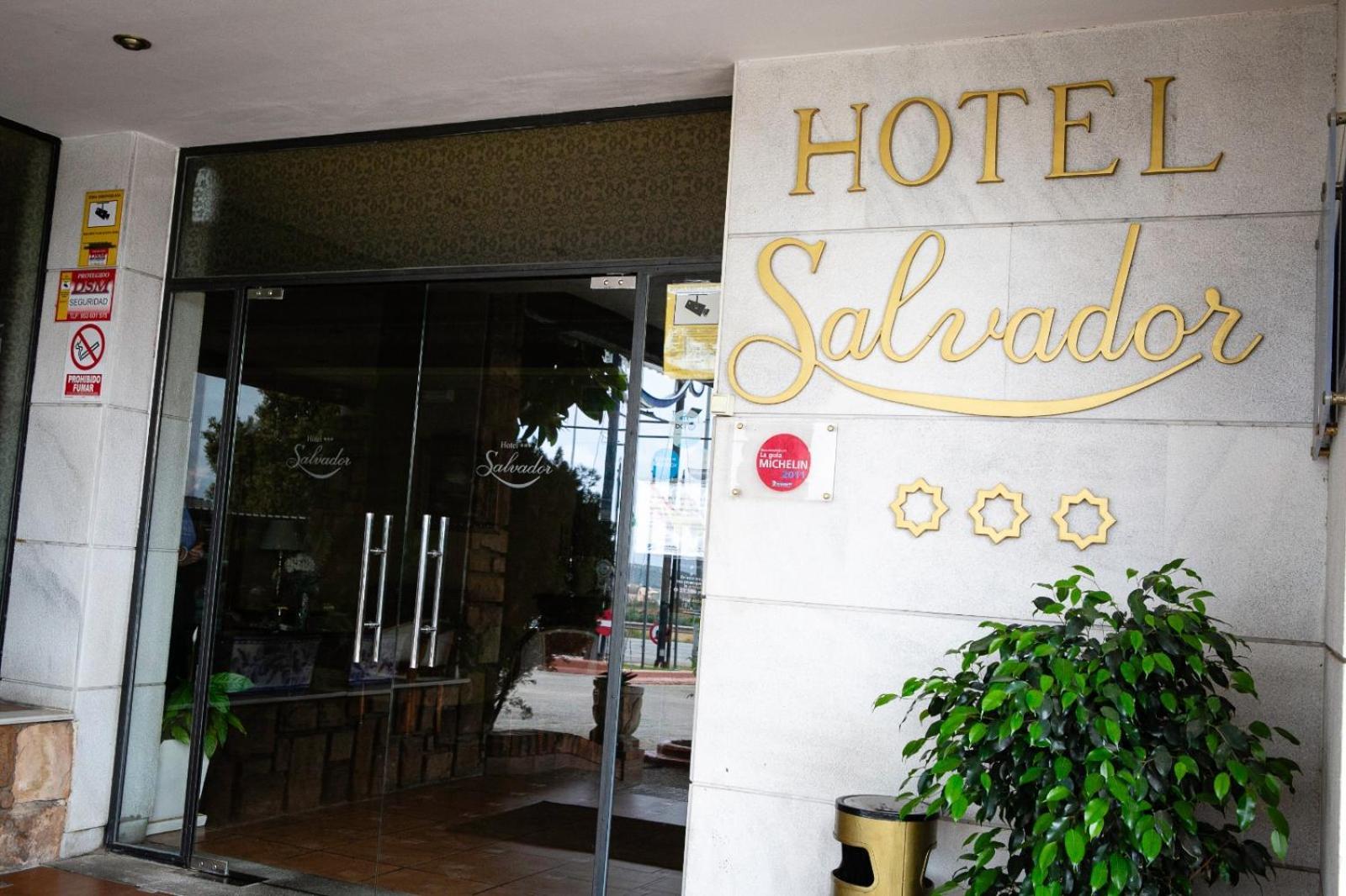 Hotel Salvador Байлен Экстерьер фото