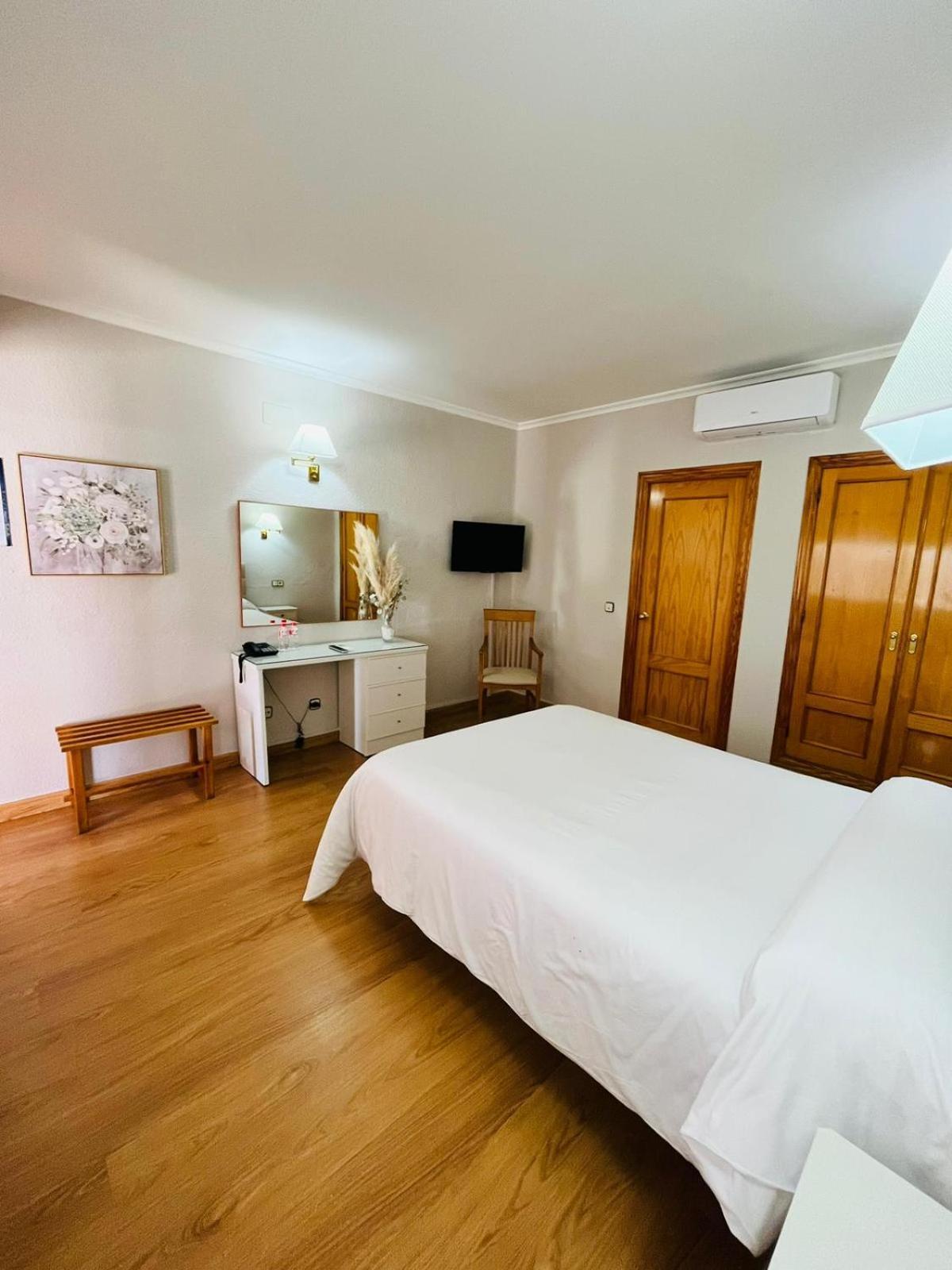 Hotel Salvador Байлен Экстерьер фото