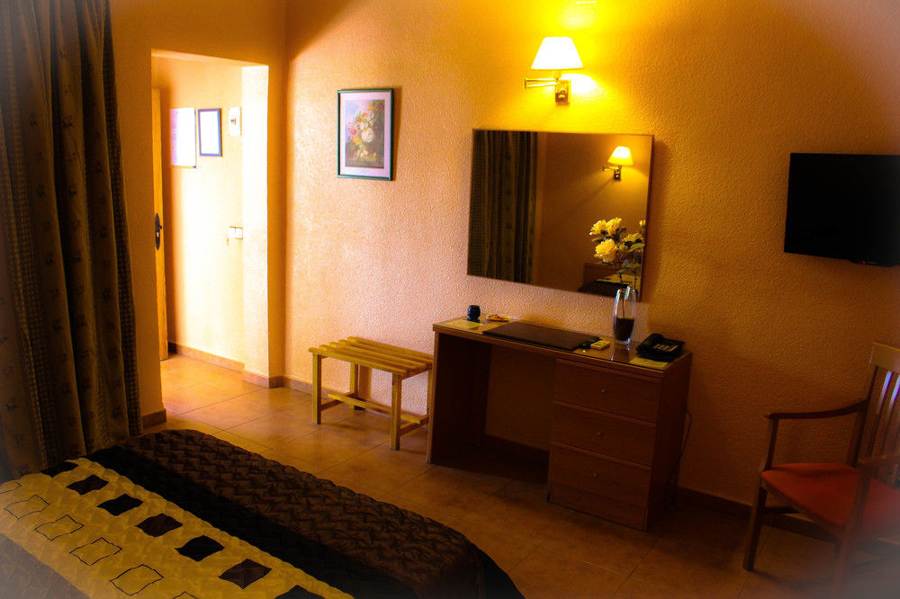 Hotel Salvador Байлен Экстерьер фото