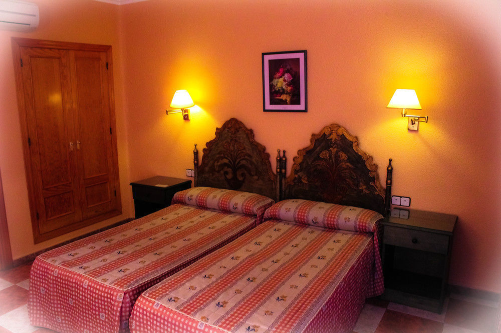 Hotel Salvador Байлен Экстерьер фото