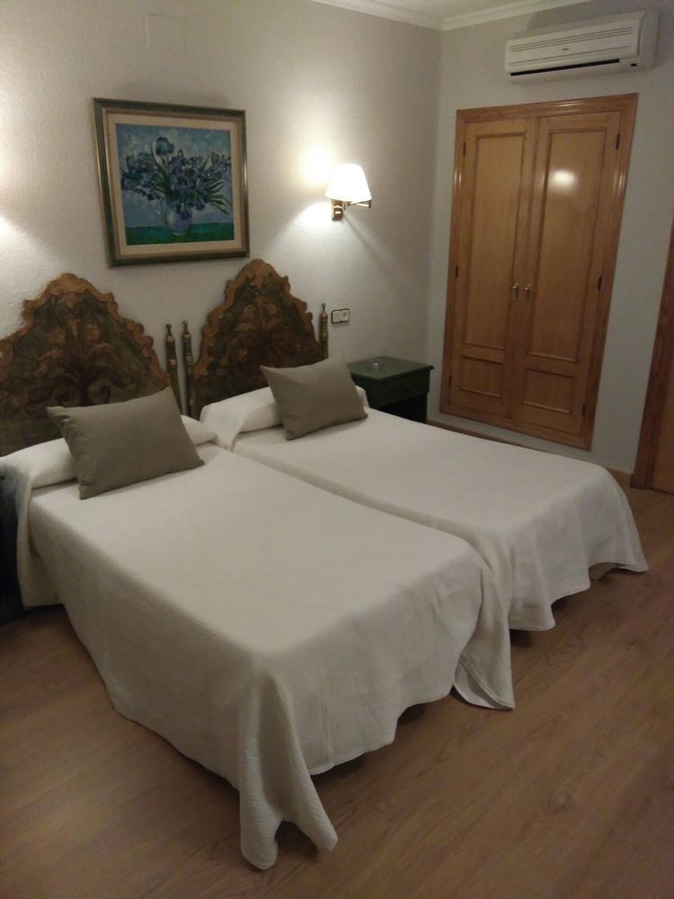 Hotel Salvador Байлен Экстерьер фото
