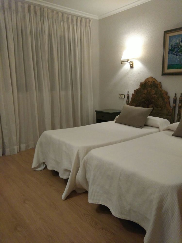 Hotel Salvador Байлен Экстерьер фото