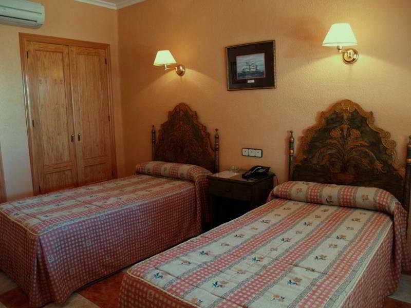Hotel Salvador Байлен Экстерьер фото