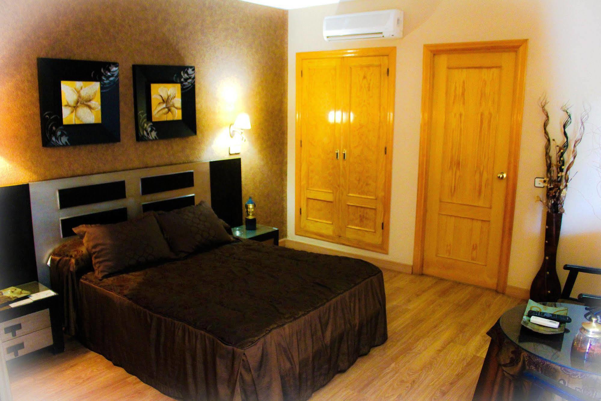 Hotel Salvador Байлен Экстерьер фото