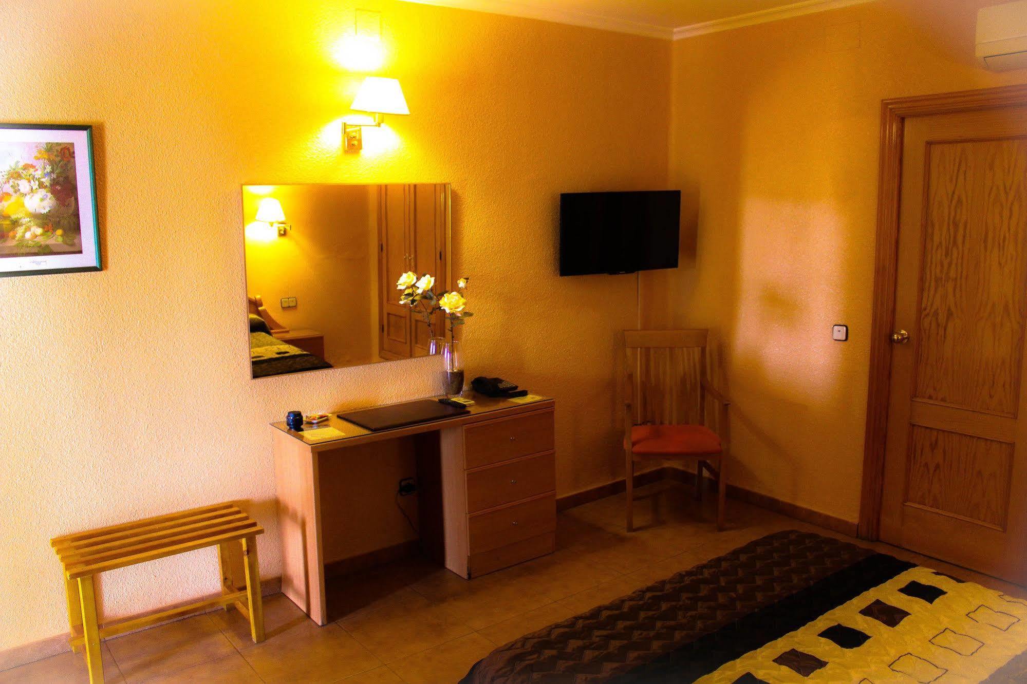 Hotel Salvador Байлен Экстерьер фото